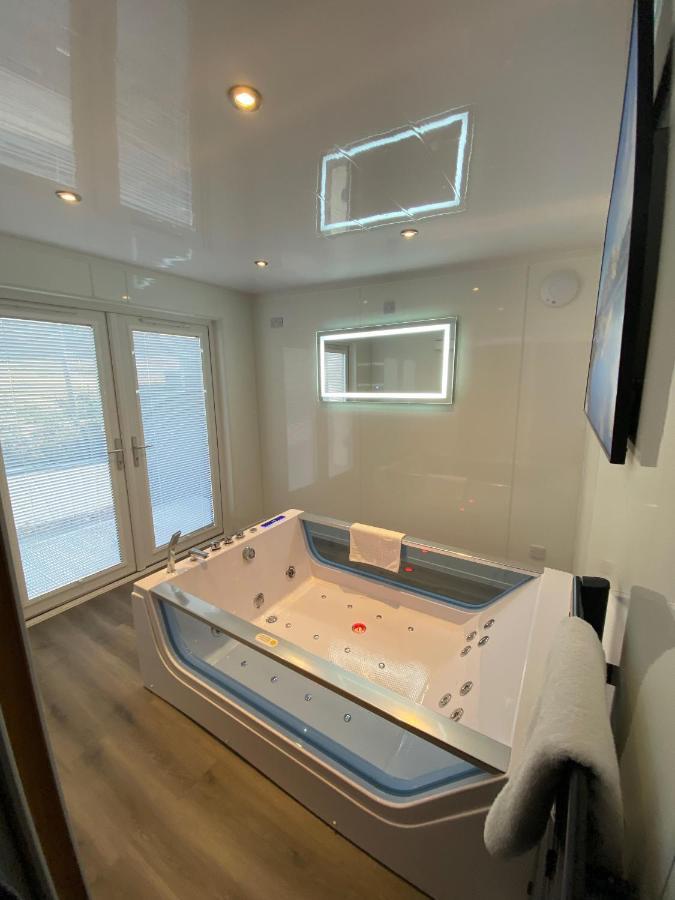 Highland Stays - Ben View Room & Jacuzzi Bath Форт-Вільям Екстер'єр фото